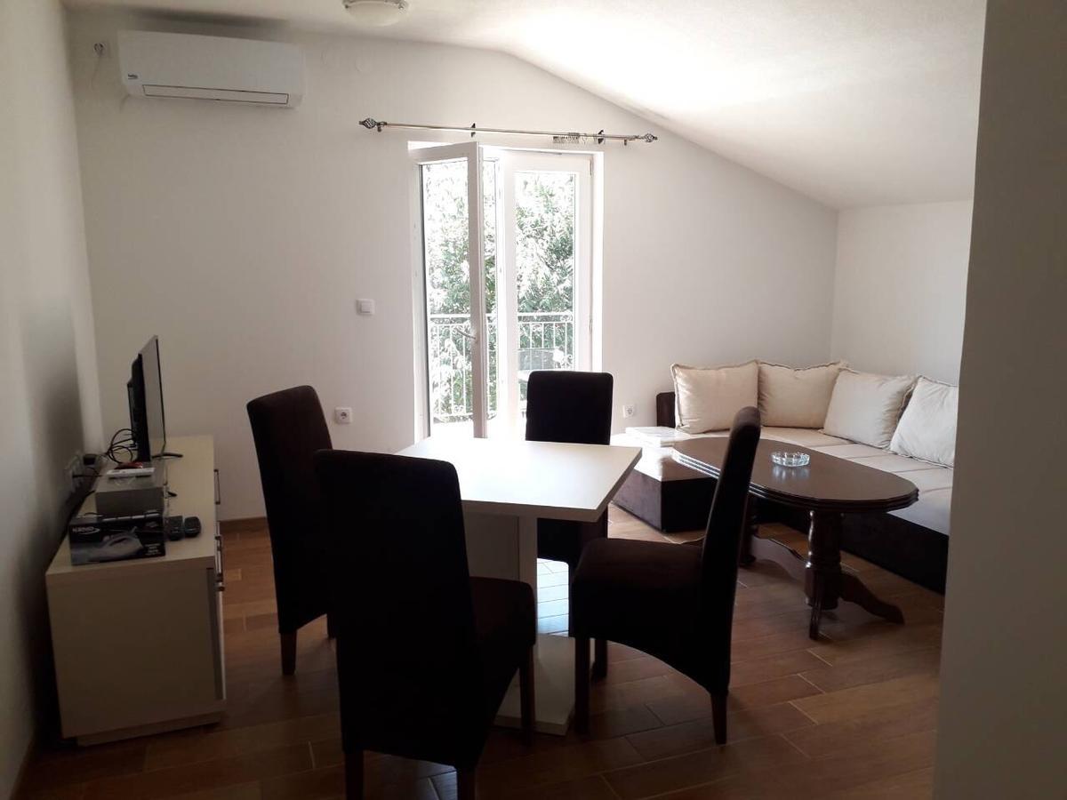 Apartmani Viza Risan Buitenkant foto
