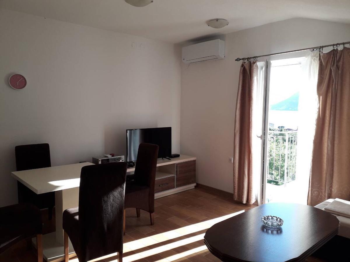 Apartmani Viza Risan Buitenkant foto